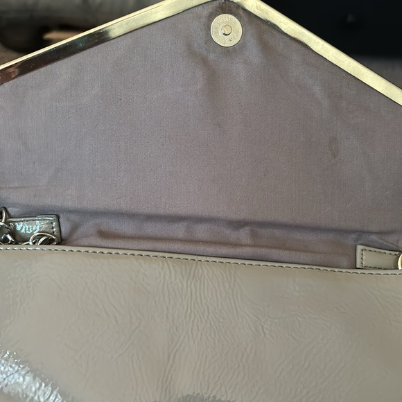 Gray clutch - Picture 6 of 10